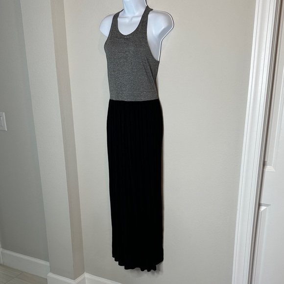 LOFT Dresses & Skirts - LOFT Heather Gray Knit Dress
